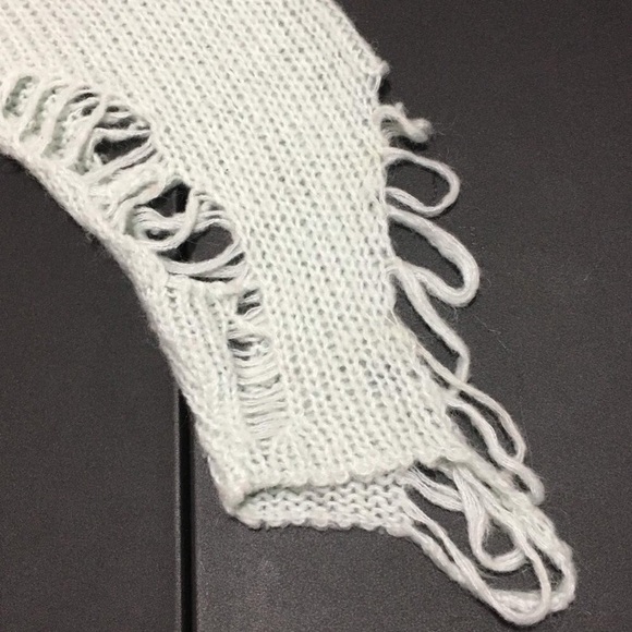 Wildfox big heart Lennon distressed sweater - Picture 5 of 6